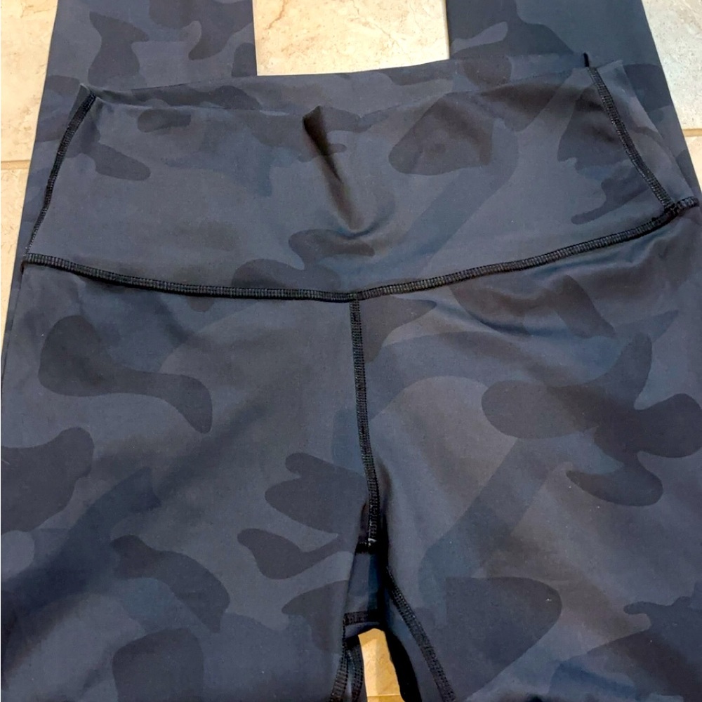 Lululemon Camouflage Leggings size 8